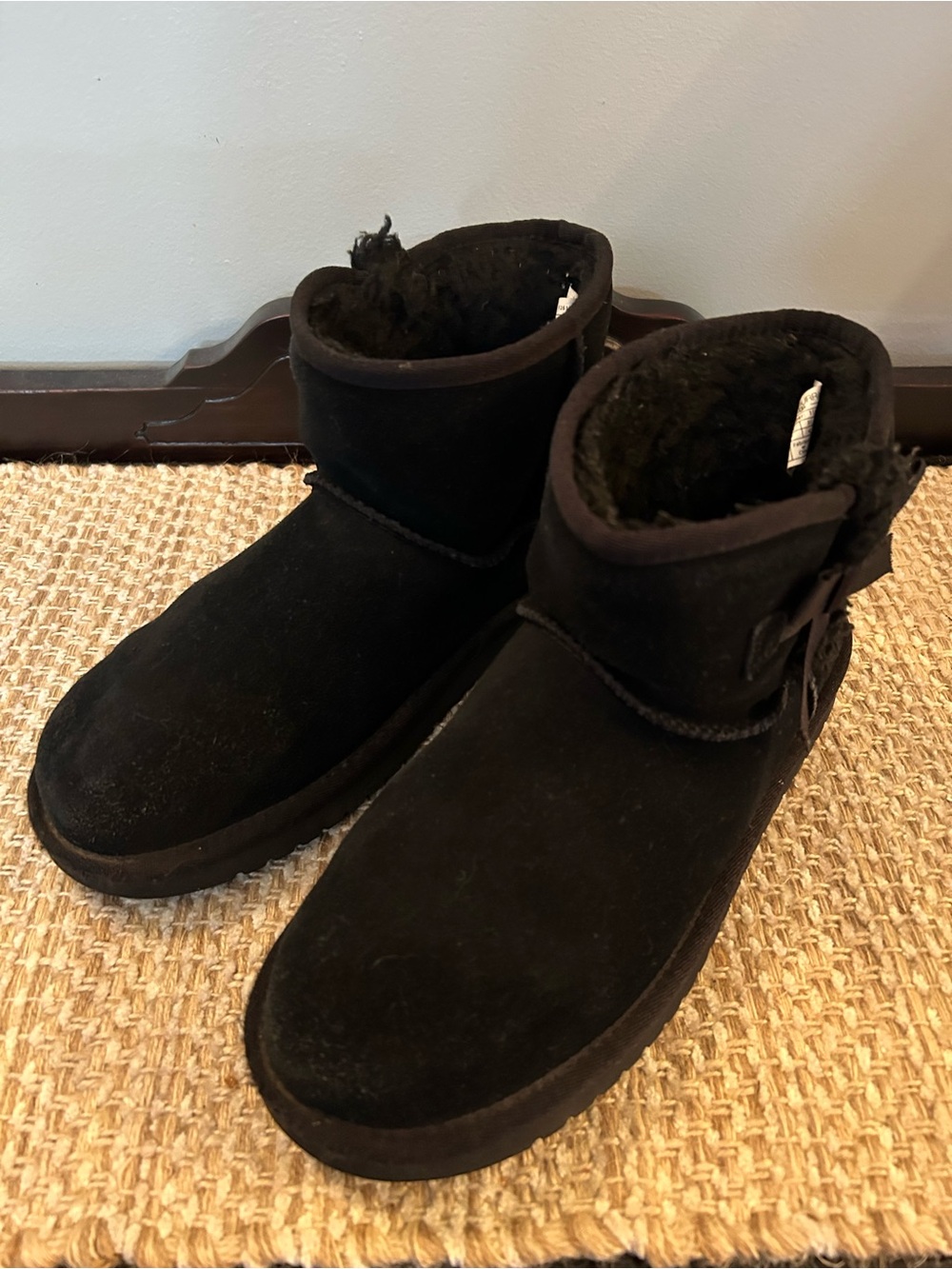 Koolaburra by UGG Victoria Mini Booties Black Suede Winter Bow Ankle Boots Sz 9 - Picture 2 of 9
